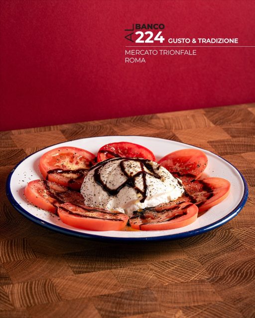 Perfetto per una pausa leggera ma piena di sapore, Al Banco 224 – Gusto & Tradizione al Mercato Trionfale ti aspetta per un pranzo smart, veloce e 100% italiano!

📍 Mercato Trionfale – Box 224
#AlBanco224 #gustoetradizione #MercatoTrionfale #MercatoTrionfaleRoma #MozzarellaEPomodoro #PranzoSmart #CucinaItaliana #RomaFoodies #FoodLovers