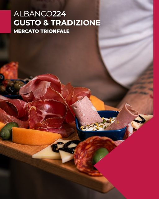 A platter that tells the story of Italy, one bite at a time 🇮🇹
Selected cured meats, artisanal cheeses, and flavorful olives — all waiting for you at BANCO 224 – Mercato Trionfale.
Let yourself be won over by the authentic taste of tradition ✨
#FoodLovers #MadeInItaly #AlBanco224 #MercatoTrionfale #MercatoTrionfaleRoma #GustoeTradizione