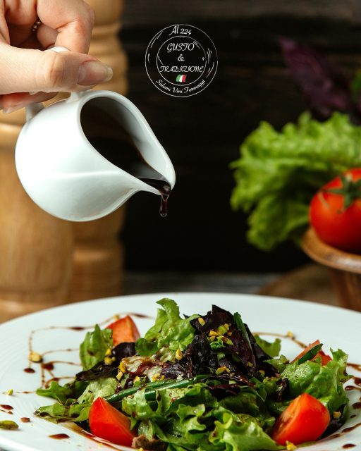 Scopri l’eccellenza sulla tua tavola con i nostri Aceti Balsamici selezionati 🖤
Da Gusto & Tradizione trovi solo prodotti autentici, invecchiati con cura e perfetti per esaltare ogni piatto: dalle scaglie di Parmigiano, alle carni, fino alle fragole.
✨ Qualità artigianale
✨ Sapori intensi e armoniosi
✨ Direttamente a casa tua
👉 Entra ora nel nostro e-shop e scegli il tuo preferito. Il vero balsamico non è un condimento, è un’esperienza.
#GustoETradizione #AcetoBalsamico #EccellenzaItaliana #FoodLovers #MercatoTrionfaleRoma