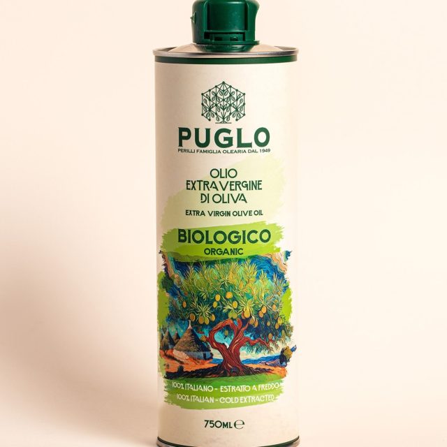 L’estate ha tutto un altro sapore con l’olio giusto!
L’Olio Extra Vergine di Oliva Biologico Puglo, fruttato, leggero e armonioso, è perfetto per condire i tuoi piatti freschi: provalo su una caprese con pomodori e mozzarella oppure su una insalata di farro con verdure di stagione. 🌿🍅
Un filo d’olio, tutta la qualità della tradizione italiana. 🇮🇹
👉 Scoprilo nel nostro shop! gustoetradizione.shop
#GustoETradizione #OlioEVO #OlioBiologico #SaporiItaliani #MadeInItaly